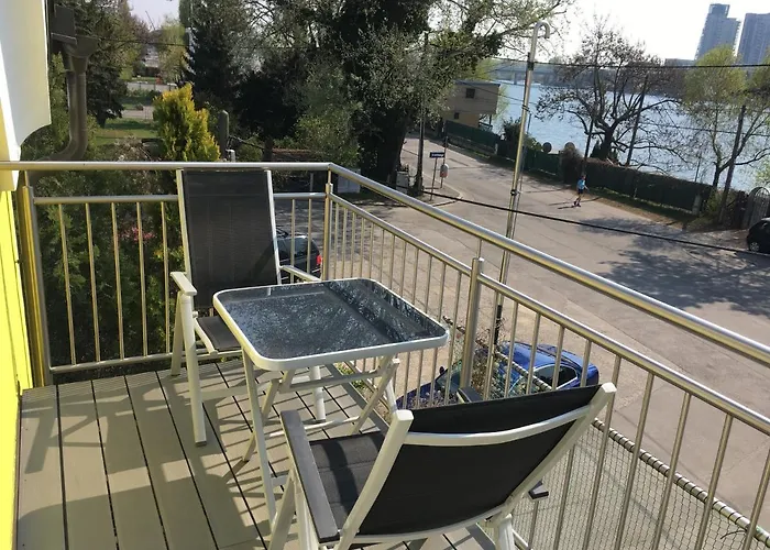 Апартаменти Ajo - Alte Donau Or Garden View Balcony - Self-check-in *