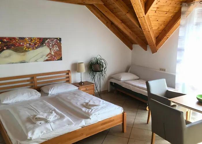 Апартаменти Ajo - Alte Donau Or Garden View Balcony - Self-check-in